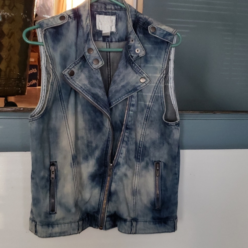 Forever 21 Los Angeles jean vest